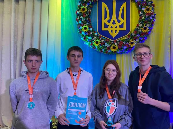 Учні 10-11 класів Уличненського ЗЗСО здобули перемогу у 3 етапі Всеукраїнських шкільних ліг "Пліч-о-пліч" з шахів 1 490481348 1070063601846877 3960991902921204569 n