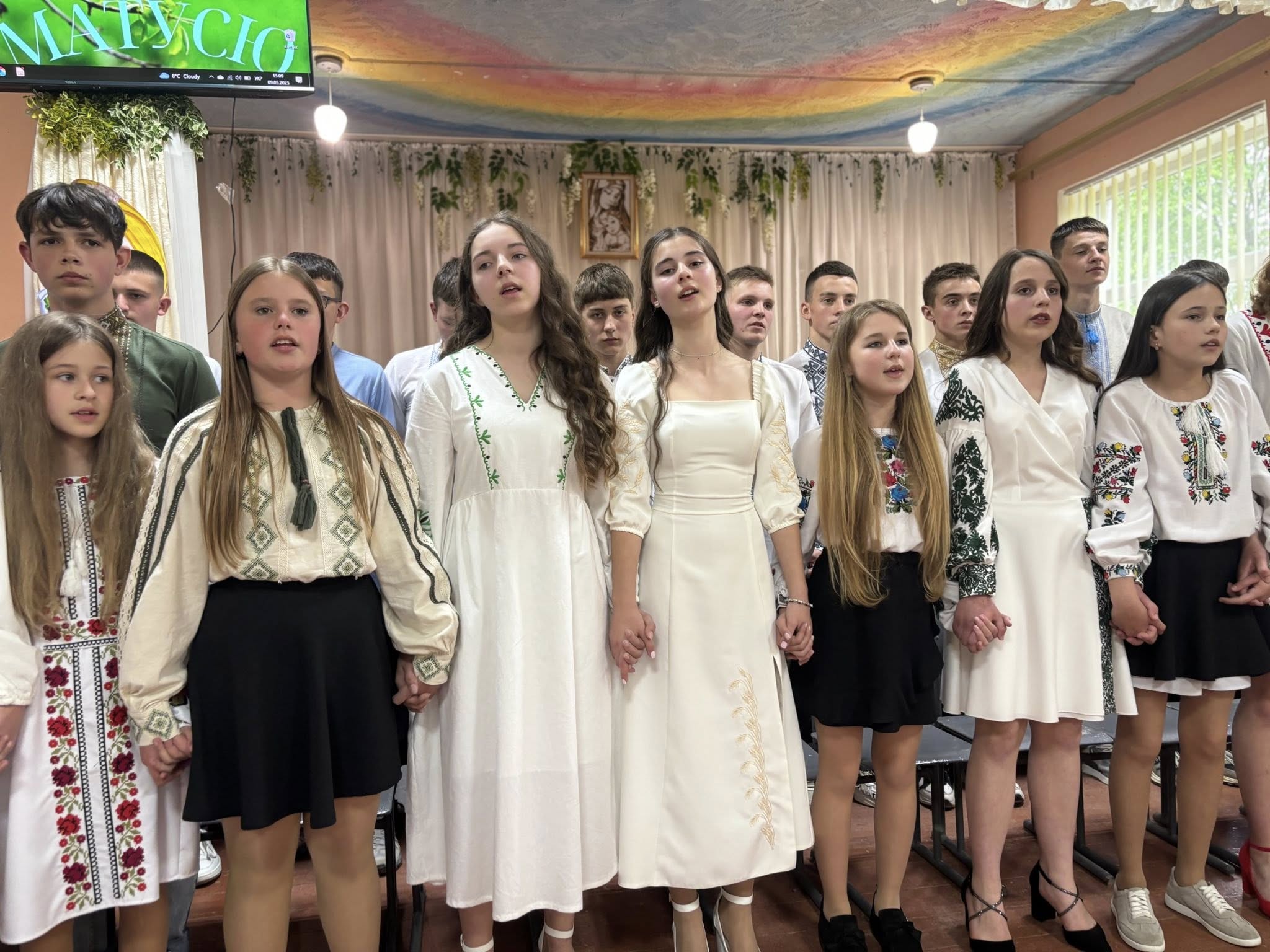 Свято МАТЕРІ 1 495497060 1092320896287814 5181352245165333939 n