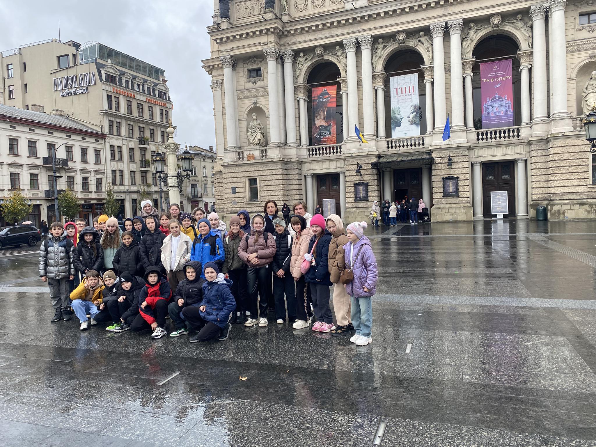 "Світ такий великий. Пішли відкривати його!" 1 u19 572791191 2302117033635946 5284424894822781 n